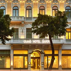 Est Grand Savoy מלון