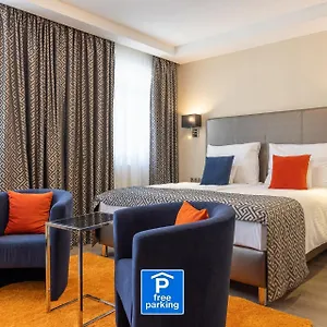 Silver Crown & Residence, Palace Quarter Отель