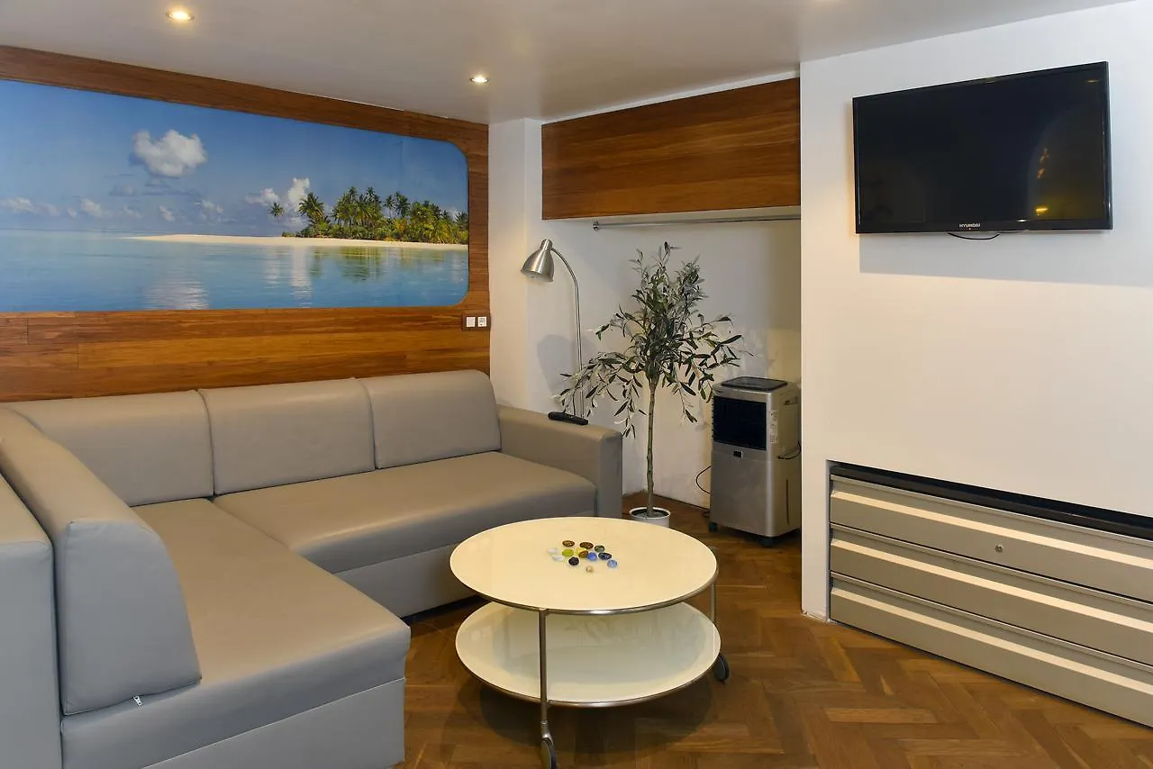 Walk Inn Vaci 42 Budapesta 2*,